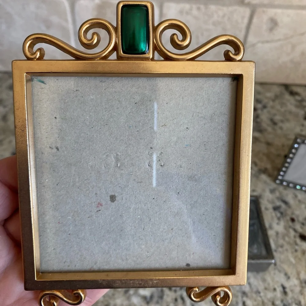2 FRAMES AND A BOX!